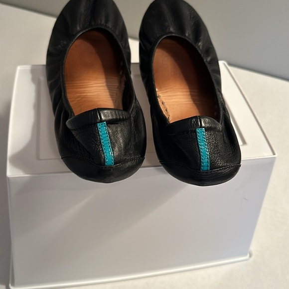Tieks Matte black leather flats Women’s size 9 EUC - Picture 4 of 12